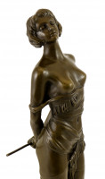 Erotik-Bronze - Domina mit Reitgerte - sign. Bruno Zach