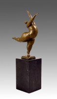 Bronzeskulptur - XXL Tänzerin, balancierend - signiert Milo