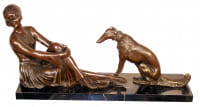 Art Deco Bronze Frau mit Hund signiert Chiparus auf Marmorsockel