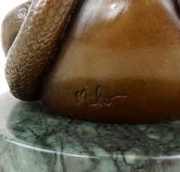 Die verbotene Frucht - Vagina Apfel Figur aus Bronze - signiert Milo