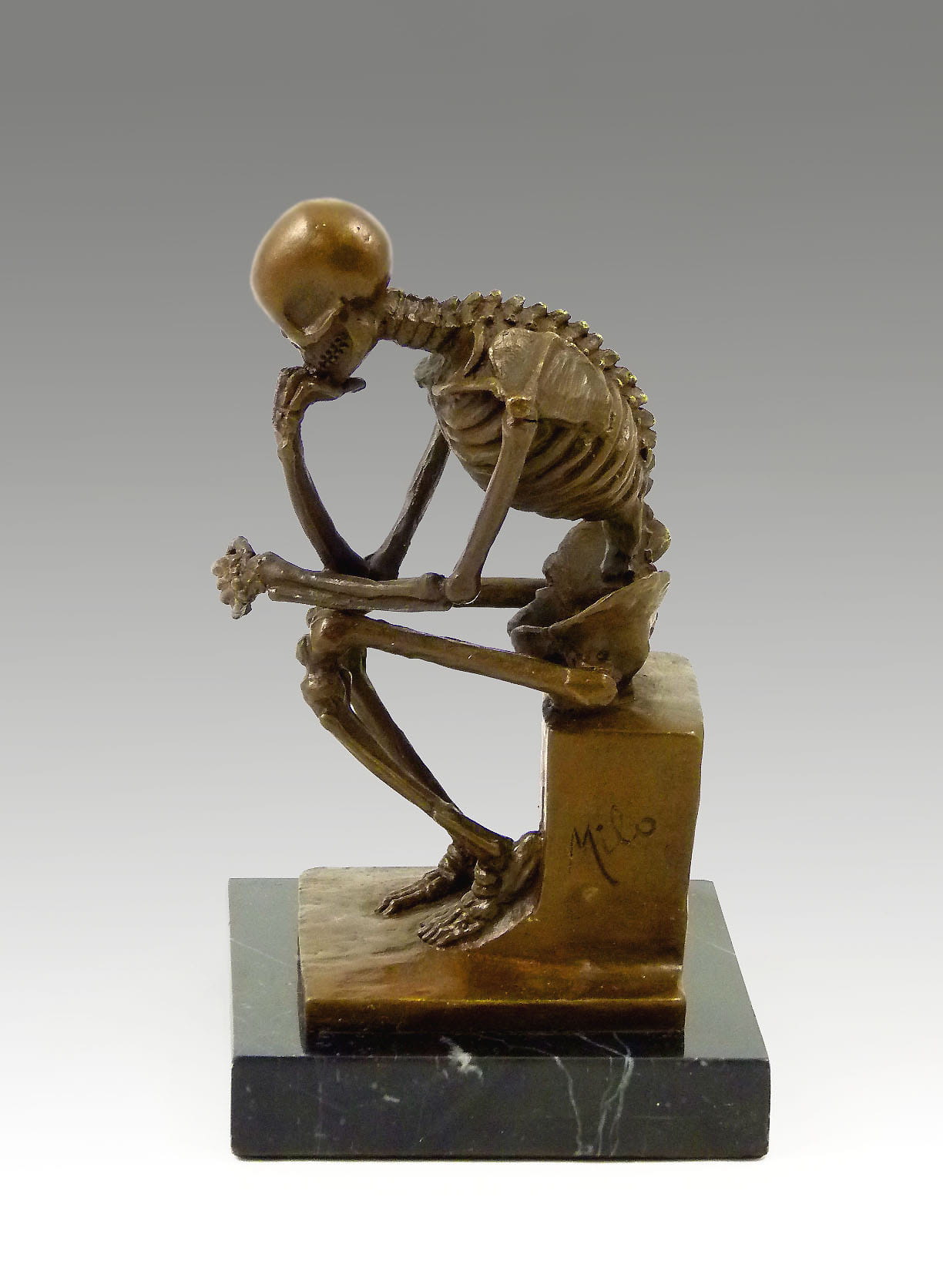 Bronzefigur Skulptur Deko Skelett sitzend auf Marmorsockel bronze 