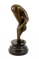 Moderne Bronze Figur - Gebeugte Frau auf Marmor, sign. Milo