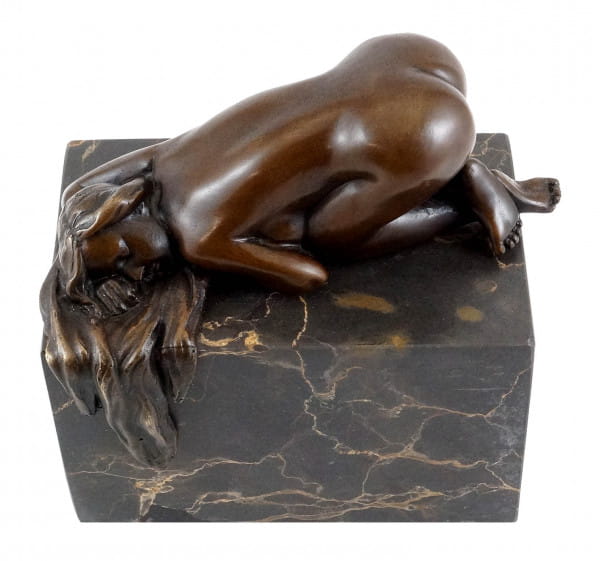 Schlafender Akt auf Marmor - Erotik-Bronze - sign. Milo