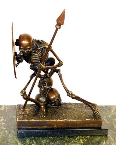 Moderne Kunst Bronze - Skelett auf Marmor - Der Krieger - Milo