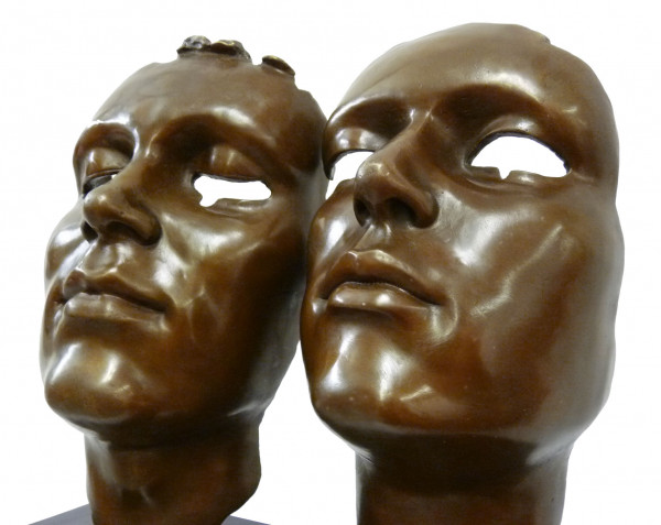 Modern Art Bronzeskulptur - signiert Miguel Guía - Masken