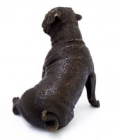 Kleiner sitzender Mops - Tierbronze Skulptur - Wiener Bronze