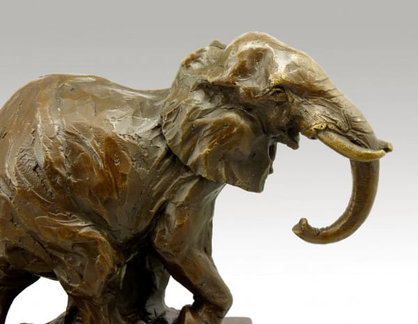 Bronze Elefant auf Marmorsockel signiert Milo