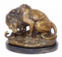 Großer Löwe im Kampf mit Schlange -Bronze signiert A. Barye