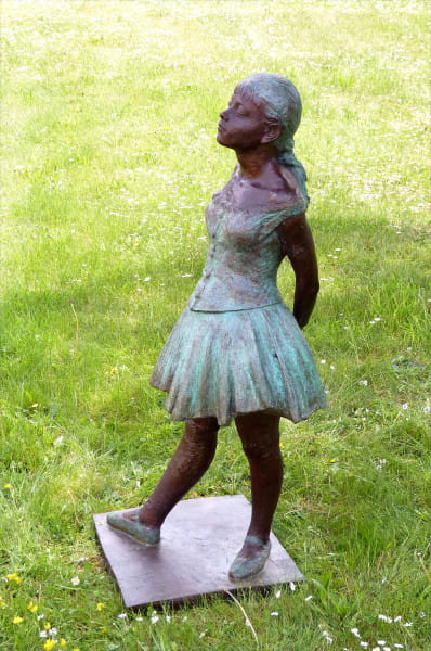 5651 Bronze Figur Skulptur Deco kleine 14-jährige Tänzerin auf Marmorsockel 