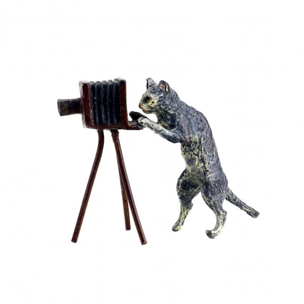 Wiener Bronze - Katze mit Kamera - gestempelt - handbemalt