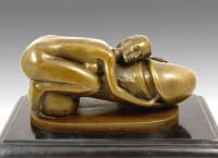 Erotik Bronze - Nackte Frau auf Penis liegend - sign. M.Nick