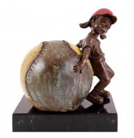 Bronzefigur - Mädchen mit Baseball - sign. Martin Klein