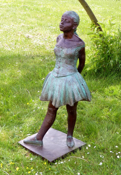 Großskulptur- 14jährige Tänzerin- Skulptur, signiert Degas