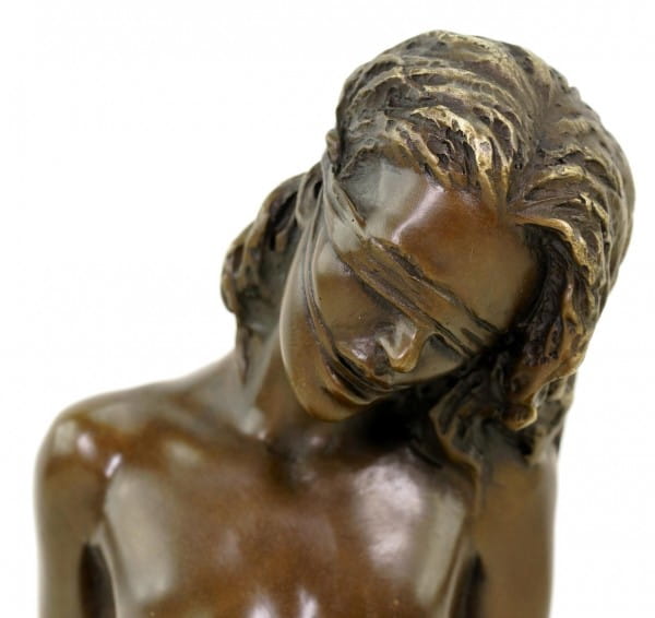 Bondage Girl Ava - Erotische Bronzefigur auf grünem Marmorsockel - BDSM