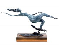 Moderne Bronze Skulptur - Floating Woman - limitiert - Martin Klein